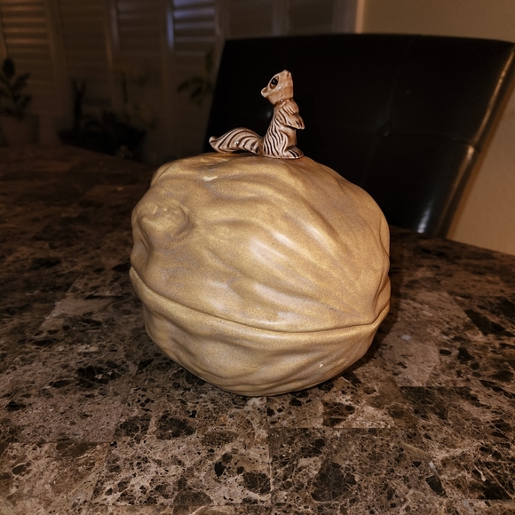 Vintage Ceramic squirrel on walnut covered candy dish - Picture 2 of 5